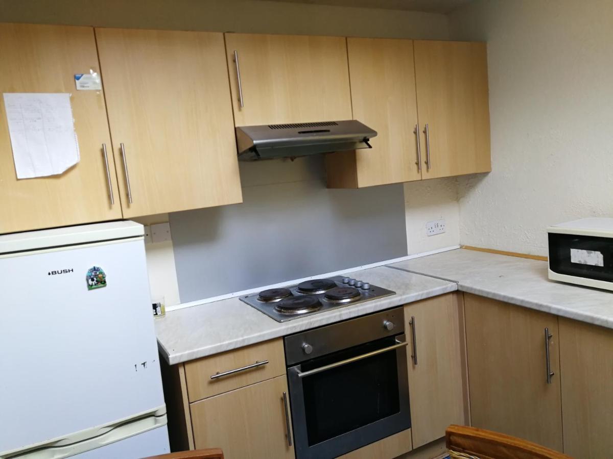 A Double Bedroom Near Glasgow City Centre Not In Great Condition Suitable For Short Stay Eksteriør bilde